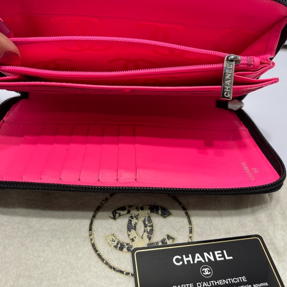 Chanel Cambon Zippy Wallet /clutch in lambskin , preloved. - Picture 9 of 14